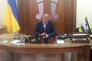 Геннадий Москаль спустя 13 лет вернулся в свой кабинет в Закарпатской облгосадминистрации