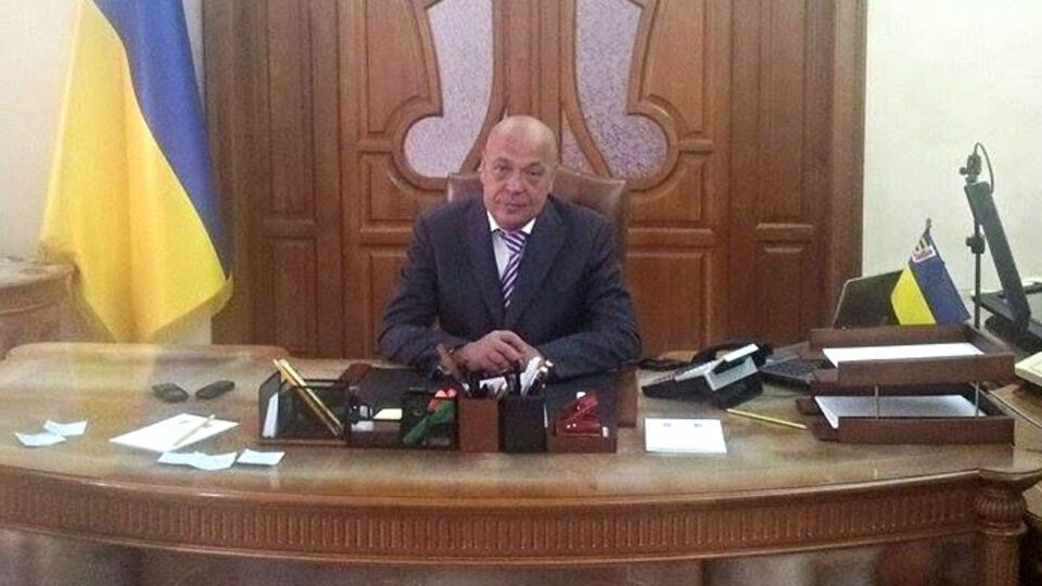 Геннадий Москаль спустя 13 лет вернулся в свой кабинет в Закарпатской облгосадминистрации