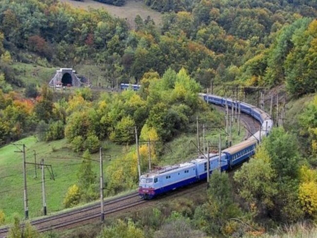 Бескидский тоннель в Карпатах, где произошло нападение на часового