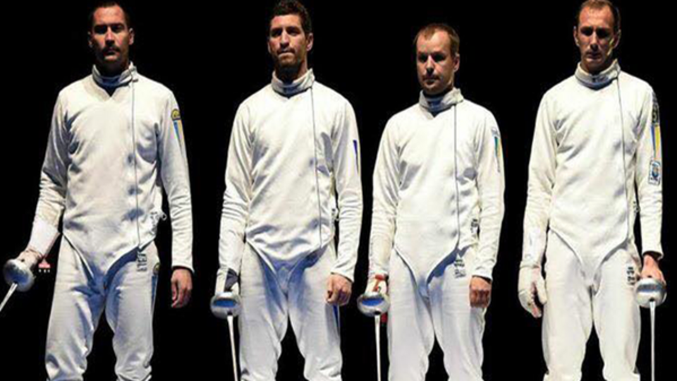 Украинская мужская сборная по фехтованию победила на чемпионате мира в Москве