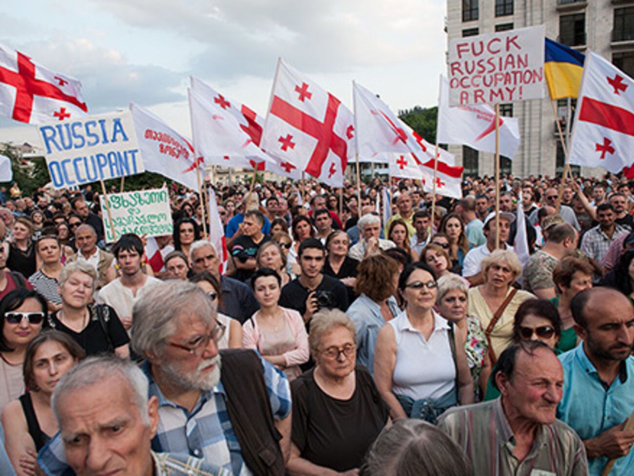 Тысячи грузинов вышли на акцию &ldquo;Stop Russia&rdquo;