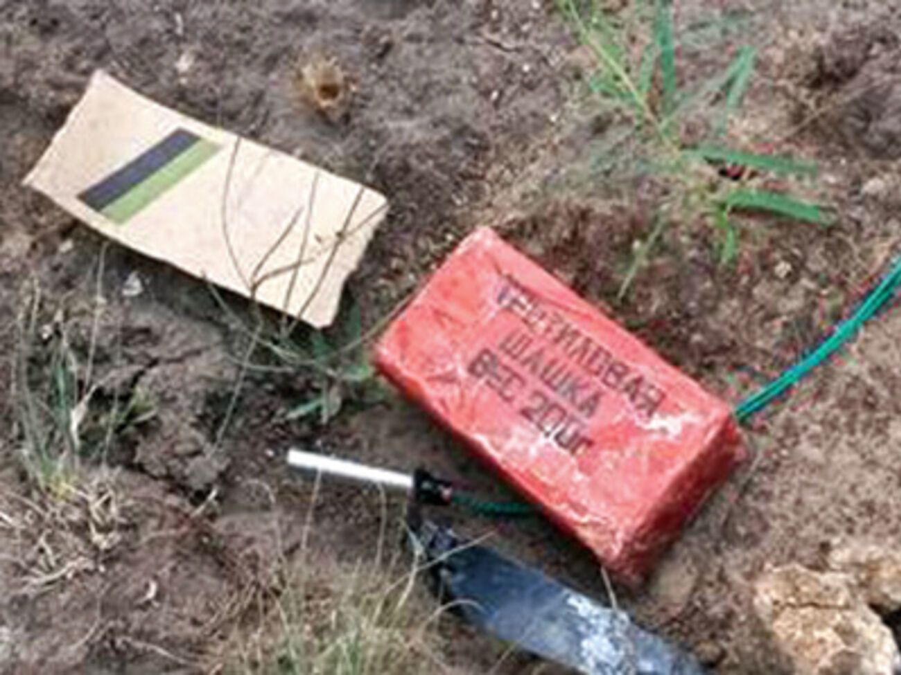 Обнаруженная в подвале дома бомба состояла из двух противотанковых мин, тротиловой шашки и детонаторов