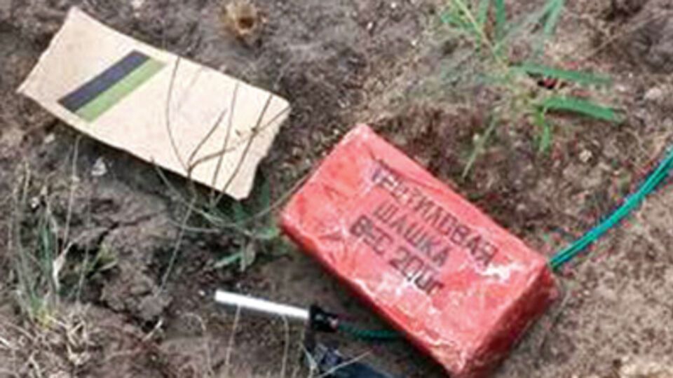 Обнаруженная в подвале дома бомба состояла из двух противотанковых мин, тротиловой шашки и детонаторов