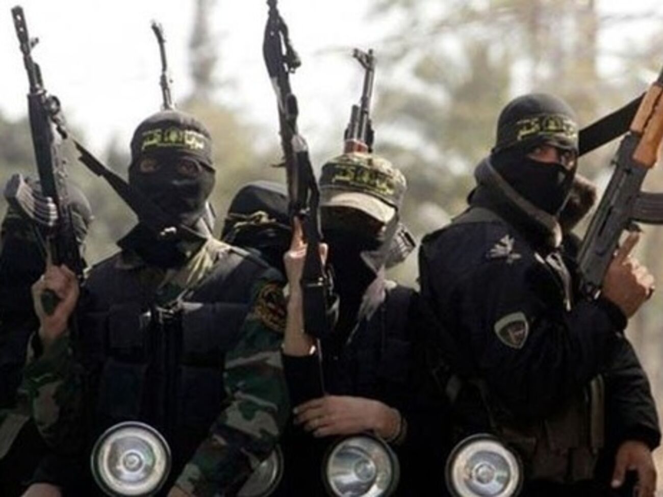 Боевики разрушили стадион в Рамади