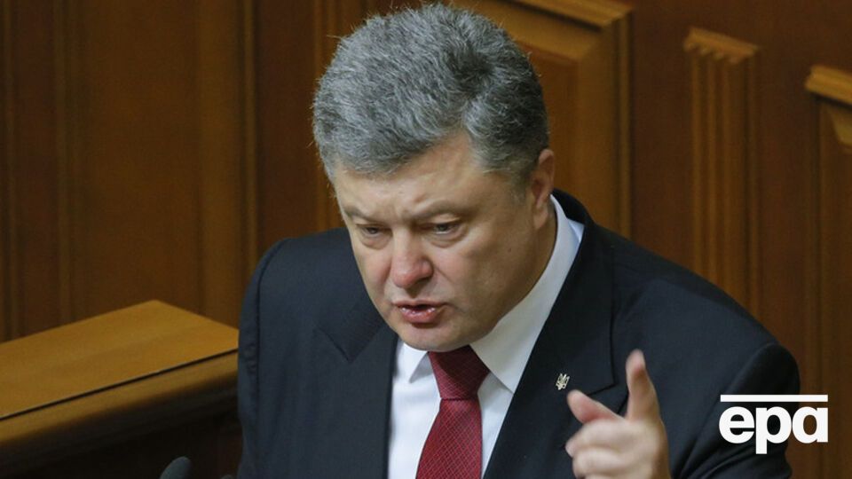 Порошенко обещает ветировать правки в Конституцию, если они будут нести угрозу стране