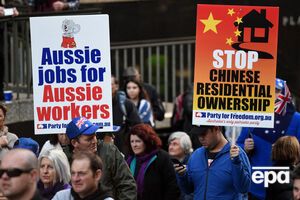 В Австралии противники наплыва мигрантов столкнулись с участниками акции против расизма. Фоторепортаж