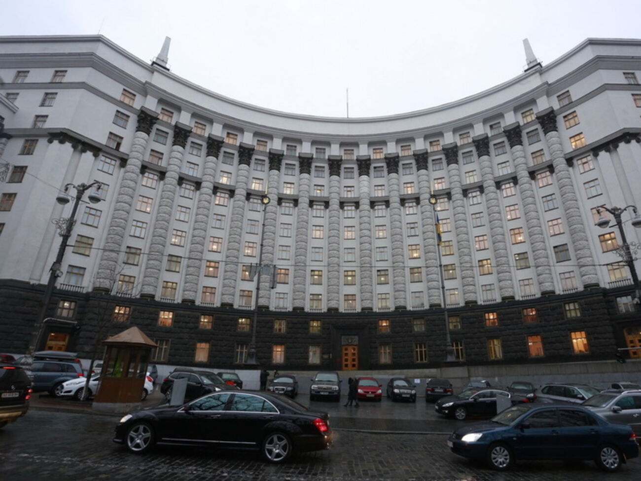 Кабмин отстранил Антонюка