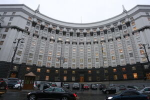 Кабмин отстранил Антонюка