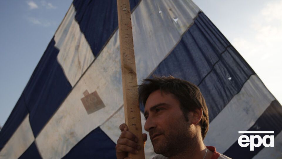 Большинство греков поддерживают условия кредиторов