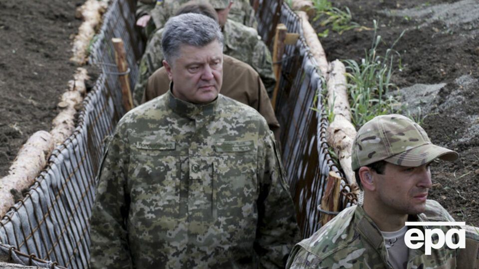 Порошенко сообщил об освобождении из плена двоих украинских солдат