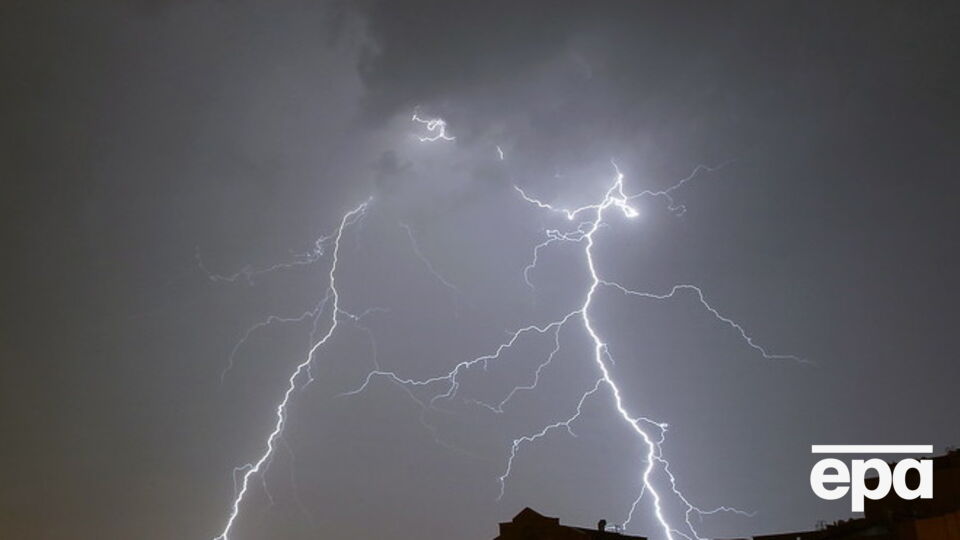 На севере и в центре страны ожидаются ливни