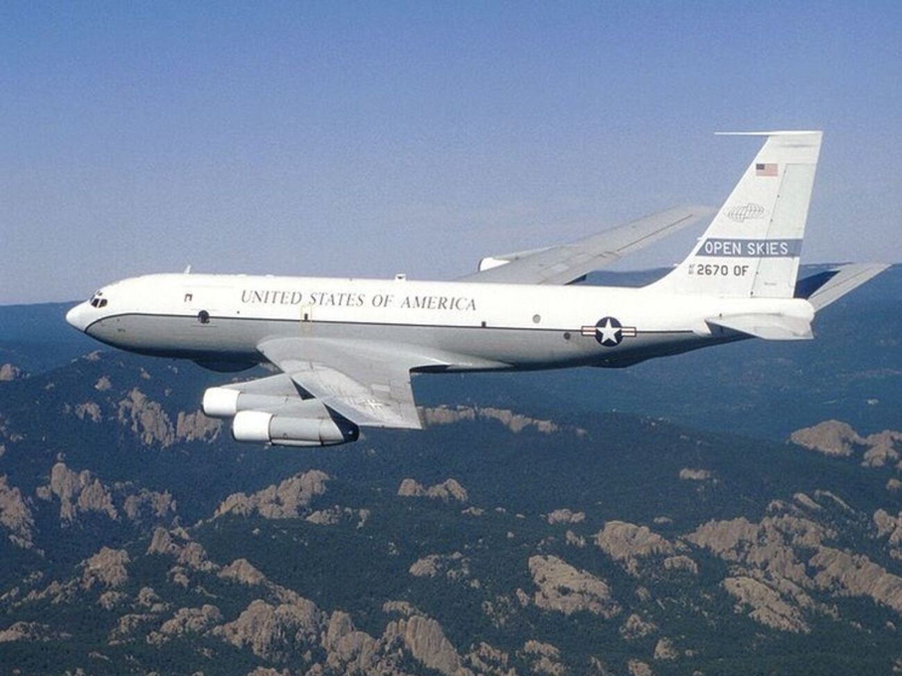 Наблюдательный полет будет выполнен на самолете Boeing B-707 ОС-135Б