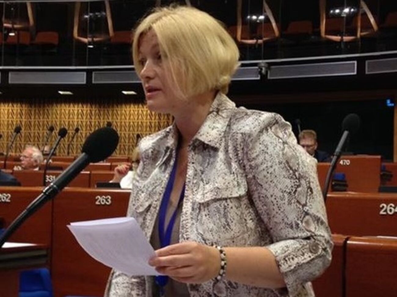 Геращенко также сообщила, что во время заседания контактной группы будет снова поднимать вопрос относительно "гуманитарных грузов" из РФ