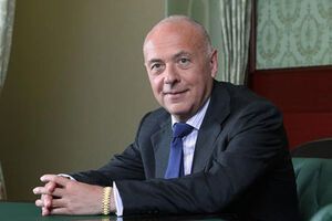Андрей Козырев: Для оправдания более 15 лет авторитарного правления Кремль использует риторику "восстановления великой державы", а также антизападную стратегию, согласно которой Россия окружена врагами