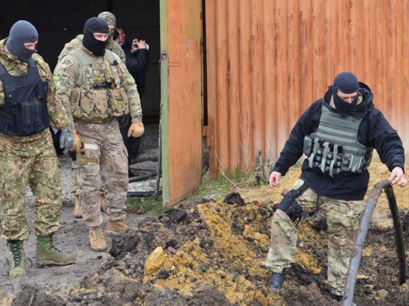 СБУ:&nbsp;Через государственную границу&nbsp;был незаконно проложен нефтепровод длиной около километра