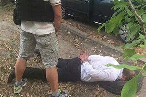 Задержание работника прокуратуры Киевской области сотрудниками СБУ и ГПУ