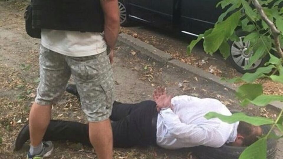 Задержание работника прокуратуры Киевской области сотрудниками СБУ и ГПУ