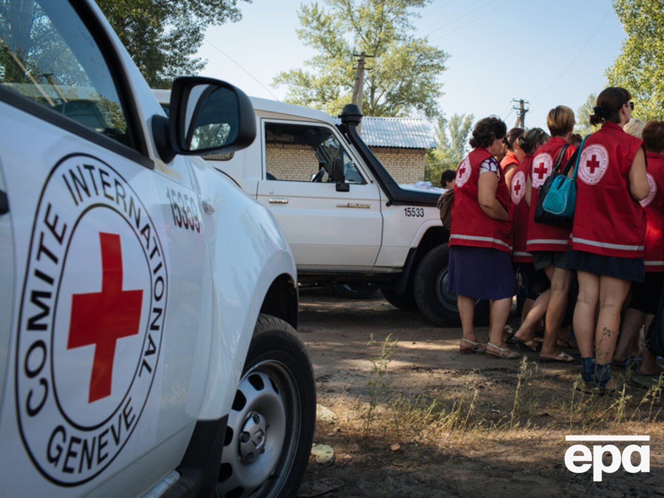 На не подконтрольную Украине территорию автомобили Красного Креста боевики не пропустили якобы из-за отсутствия определенных разрешительных документов