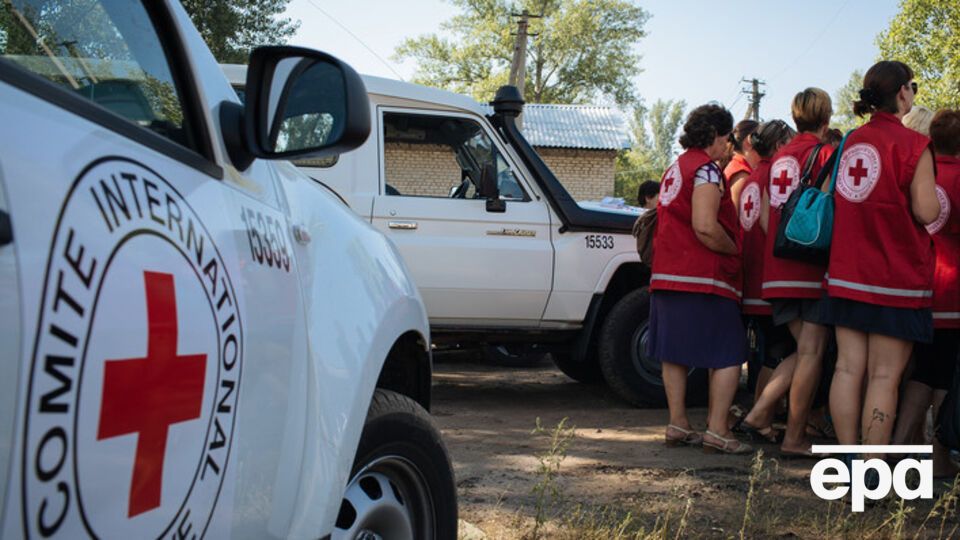 На не подконтрольную Украине территорию автомобили Красного Креста боевики не пропустили якобы из-за отсутствия определенных разрешительных документов