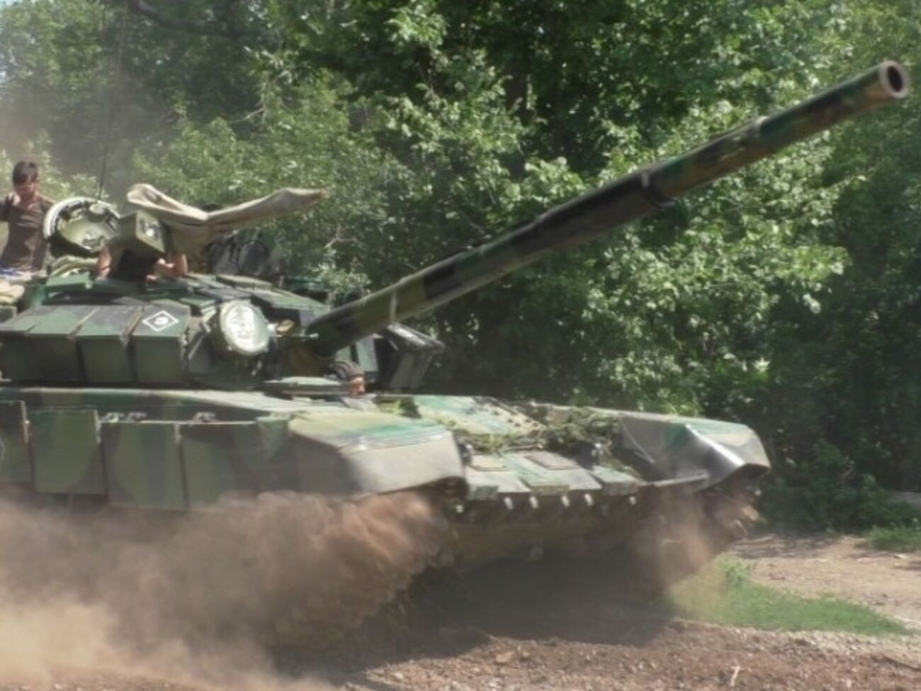 СМИ донецких сепаратистов: В ближайшее время отвод техники начнется в поселке Санжаровка