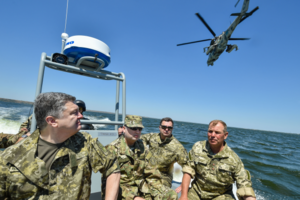 Порошенко посетил учения морской пехоты