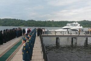 Патриарх Кирилл прибыл к прихожанам на яхте за $4 млн. Фоторепортаж