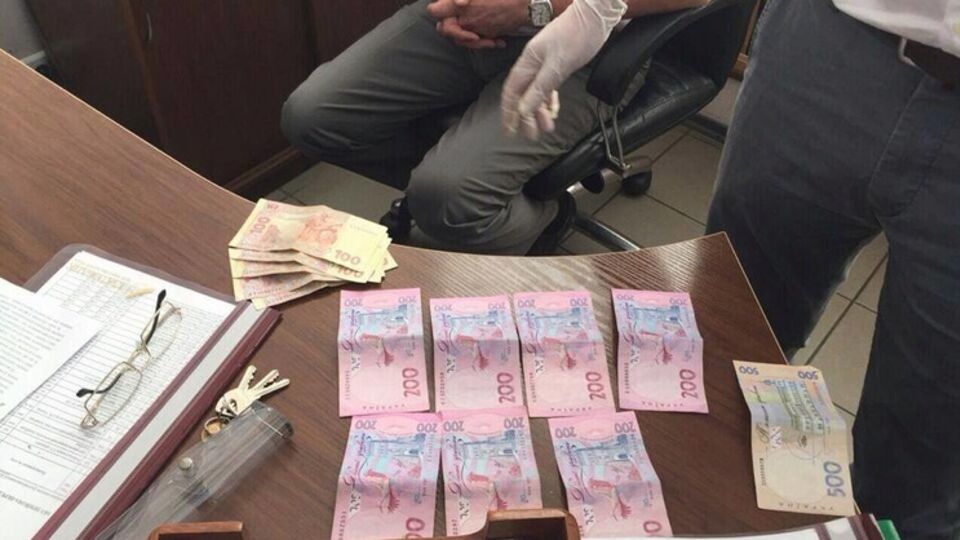 СБУ задержала на взятке двух чиновников киевской ГАИ
