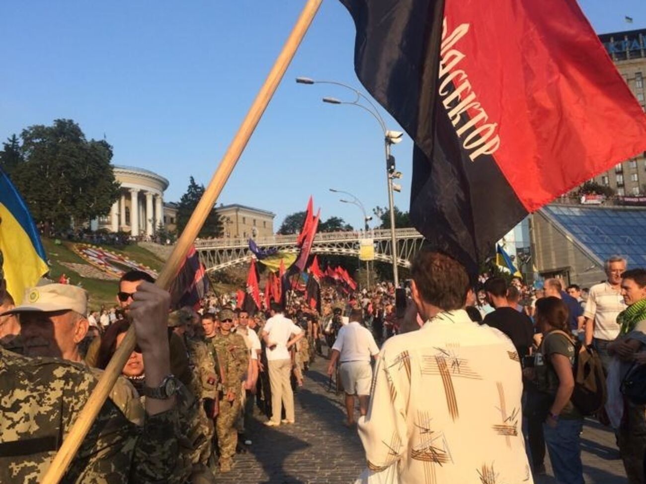 По словам Яроша, "Правый сектор" отныне станет национально-освободительным движением