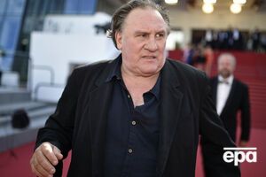 Депардье и другим фигурантам списка не просто запрещено посещать Украину --- в стране запрещено транслировать фильмы с их участием