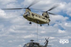 В ходе учений будут отрабатываться парашютные прыжки с вертолета Black Hawk UH60