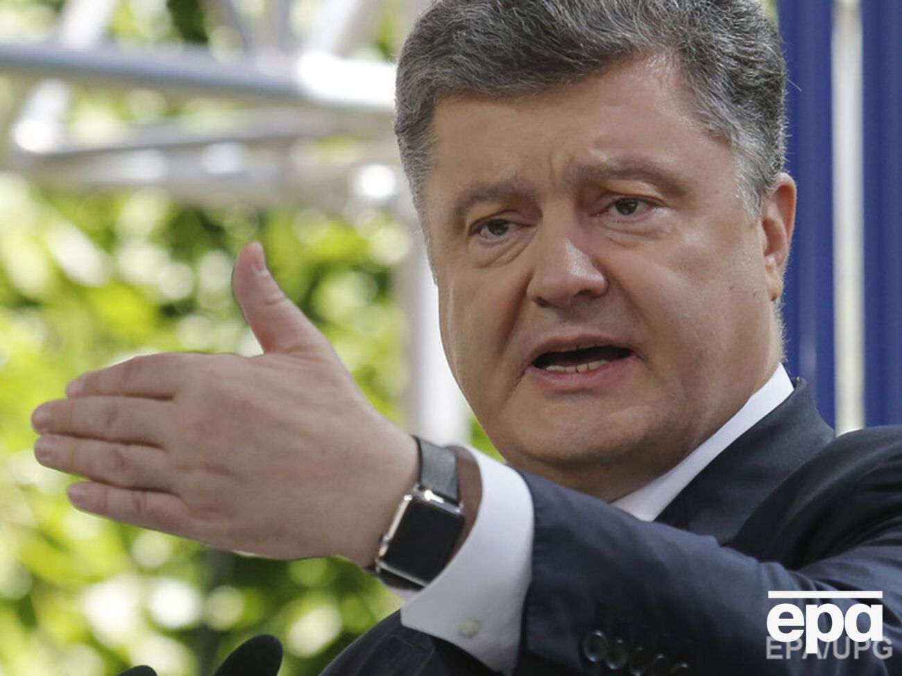 Порошенко: Кабмин выделил деньги Луганской области