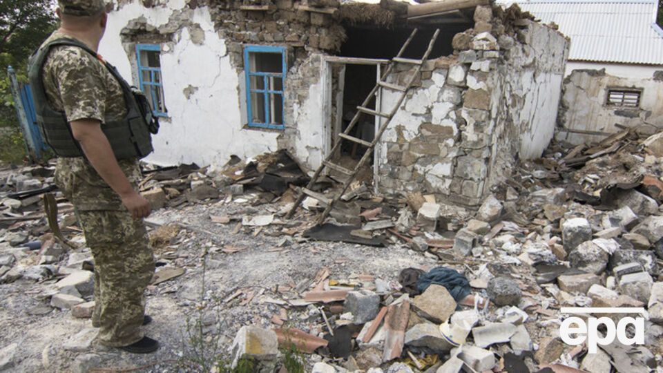 Террористы на Донбассе продолжают обстрелы позиций сил АТО и гражданских объектов