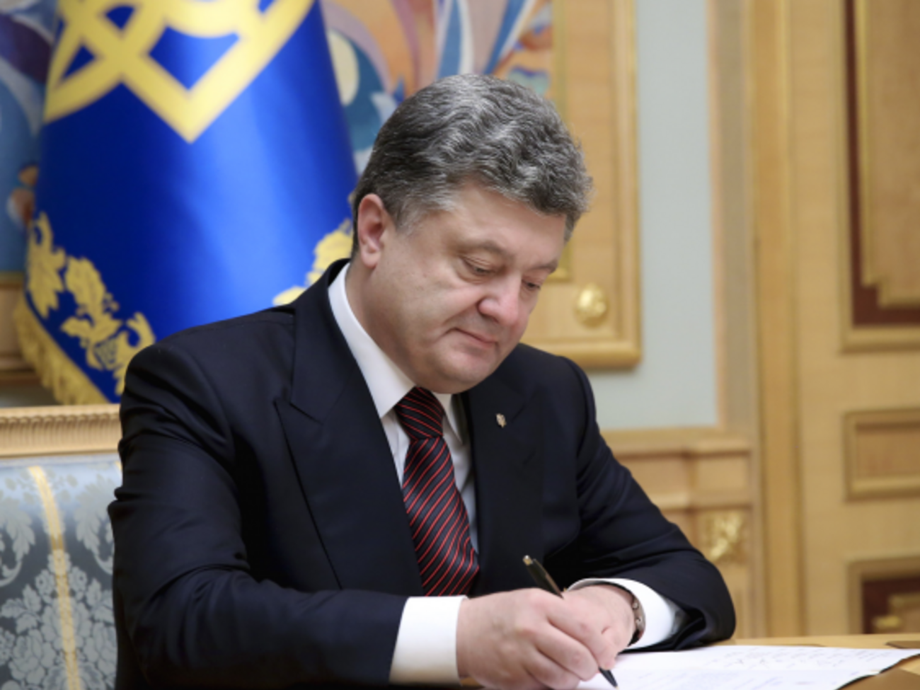 Порошенко подписал указ о внедрении 4G-связи