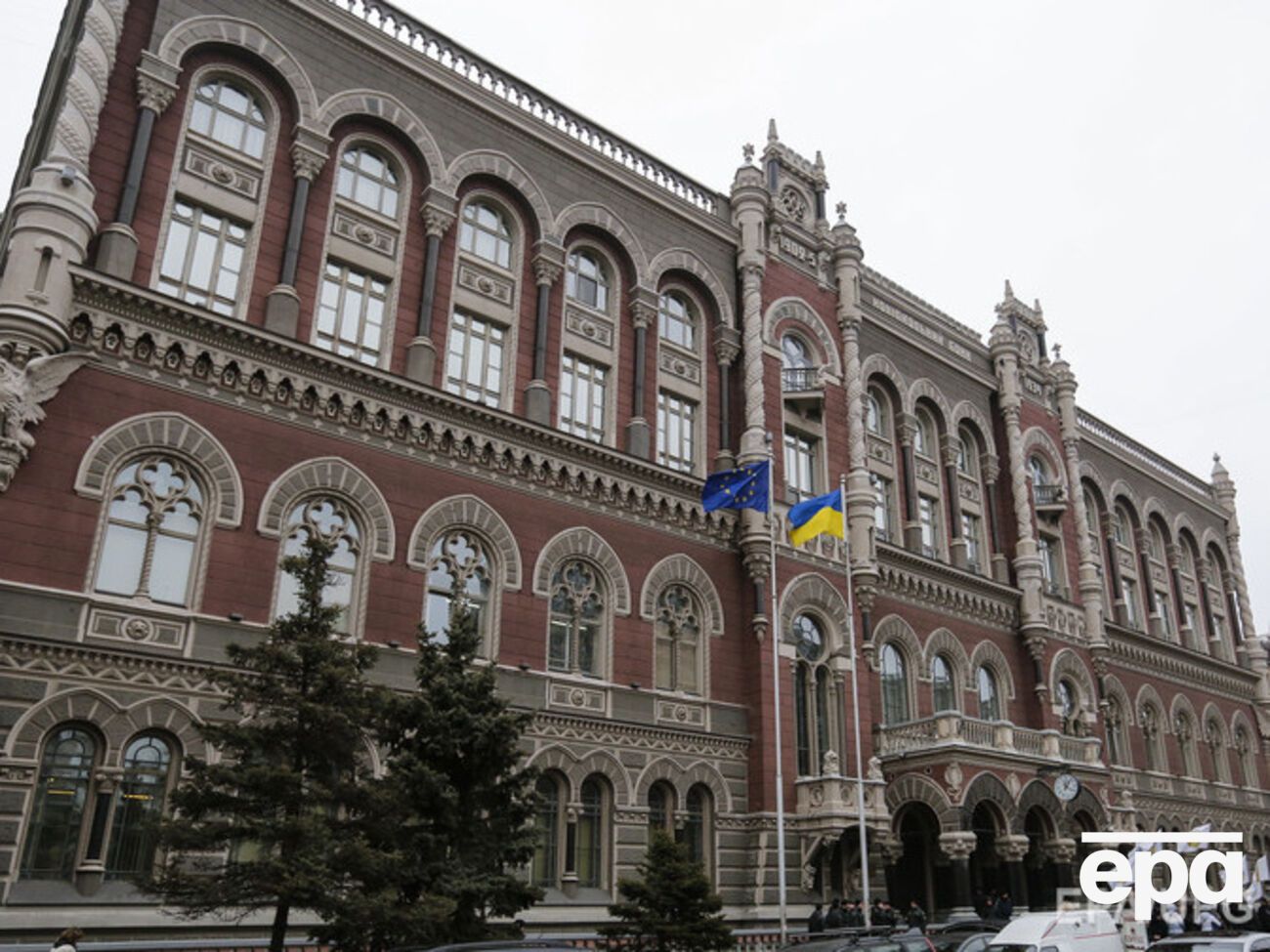 Нацбанк установил курс валют на 24 июля