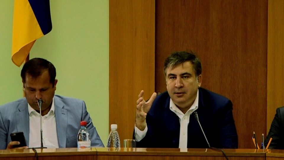 Саакашвили: Депутаты должны помнить, их действия переполняют чашу терпения людей