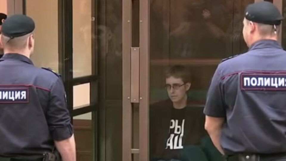 На суде Илье Горячеву стало плохо, к нему вызвали медиков