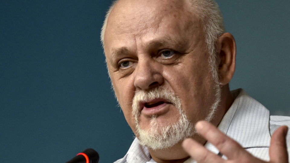 Глава Департамента по вопросам помилования АП Александр Букалов считает, что вопросы применения помилования требуют широкого обсуждения