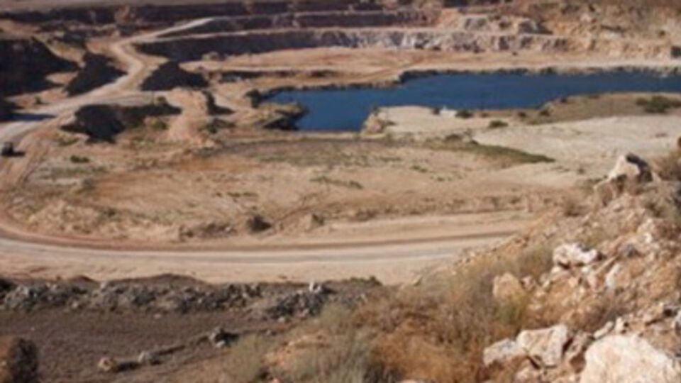 На "Мурафский карьер" по добыче известняка совершено нападение