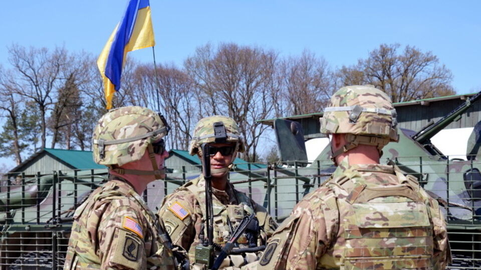 Американские инструкторы будут готовить украинских военных по программам, подобным тем, по которым они учат нацгвардейцев