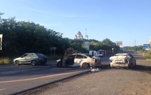 Последствия перестрелки в Мукачево — сожженные автомобили силовиков