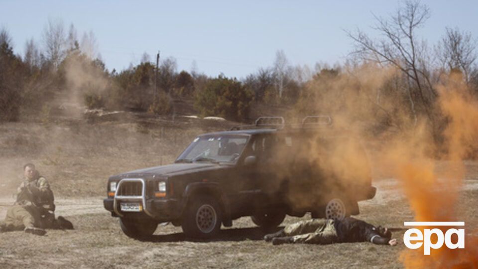Штаб АТО: Украинские военные мужественно и надежно удерживают оборонительные рубежи, блокируя распространение беззакония и террора на украинских землях