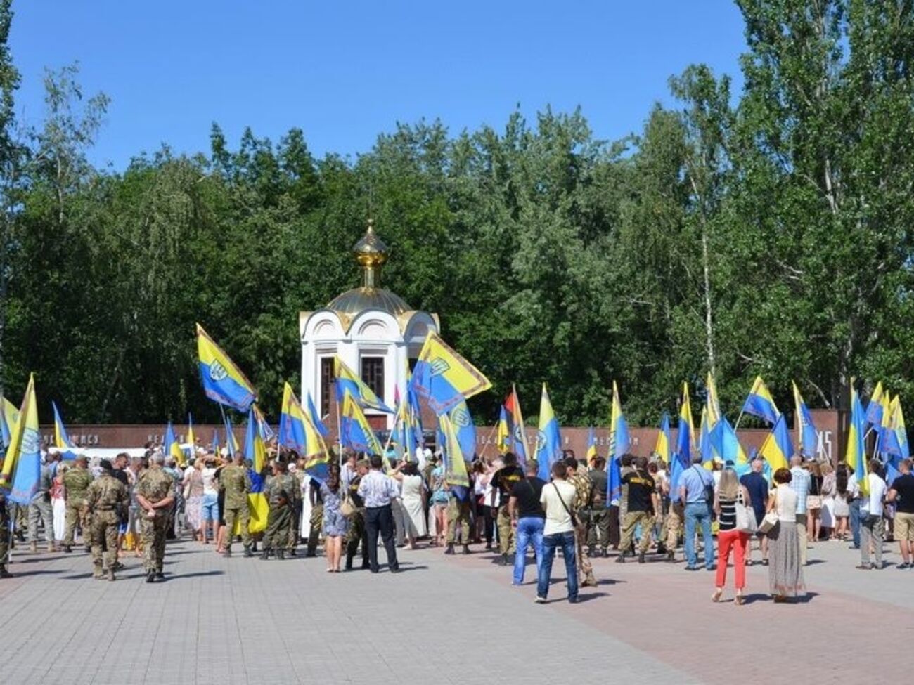 В Лисичанске отпраздновали годовщину освобождения города от сепаратистов. Фоторепортаж