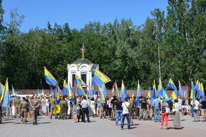 В Лисичанске отпраздновали годовщину освобождения города от сепаратистов. Фоторепортаж
