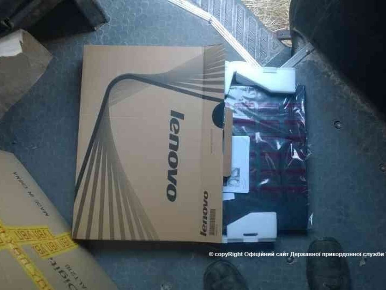 Изъятый груз передали сотрудникам ГФСУ