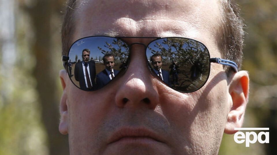 Медведев: Санкции могут сохраниться надолго