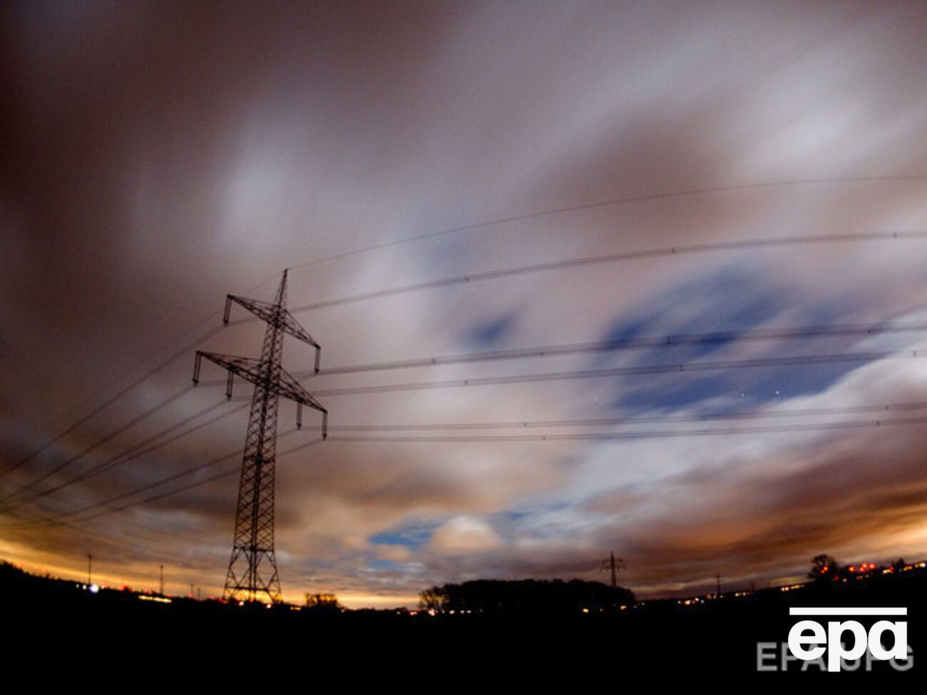 Завтра в Украине возможны ливни, град и сильный ветер