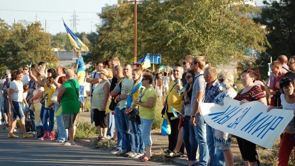Активисты требуют пояснить, что ждет Мариуполь в случае, если войска уйдут из Широкино