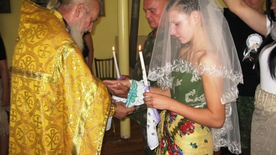 СМИ сепаратистов: На невесте был корсет, сшитый из камуфляжа