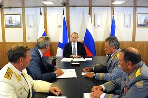 Рогозин: Новая Морская доктрина РФ является ответом на приближение НАТО