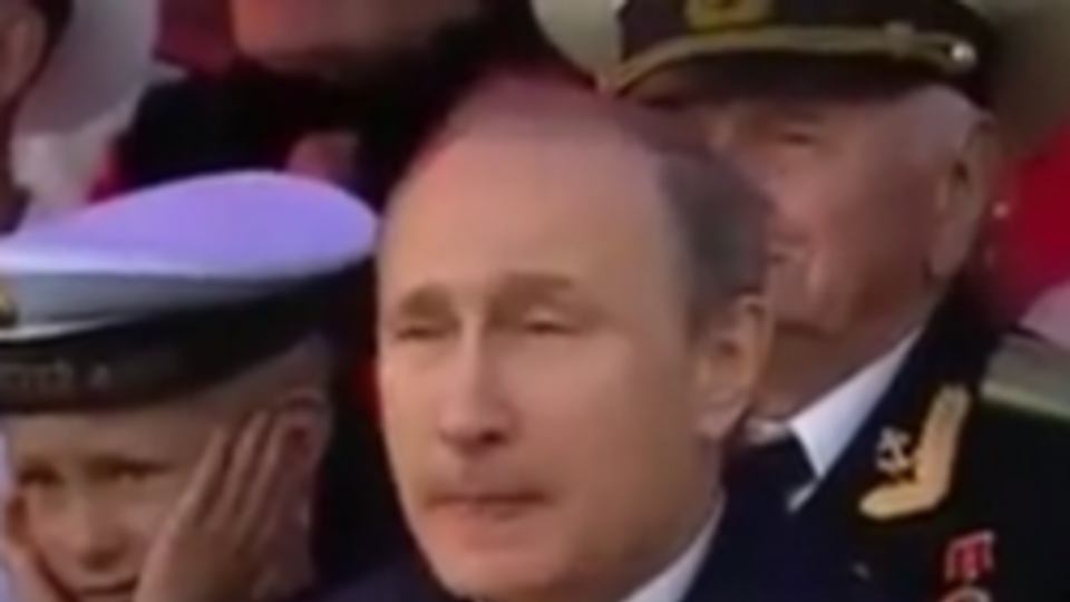 Корабль Балтфлота РФ в присутствии Путина не смог запустить ракету